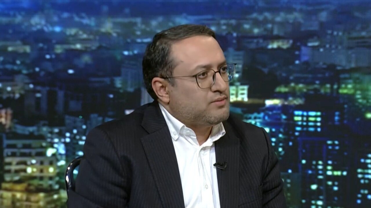مشاور قالیباف: ادعاها درباره واگذاری امتیاز در موضوع تنگه هرمز نادرست است/ ایران خود را برای رویاروییهای احتمالی بعدی آماده می کند مشاور قالیباف: ادعاها درباره واگذاری امتیاز در موضوع تنگه هرمز نادرست است/ ایران خود را برای رویاروییهای احتمالی بعدی آماده می کند