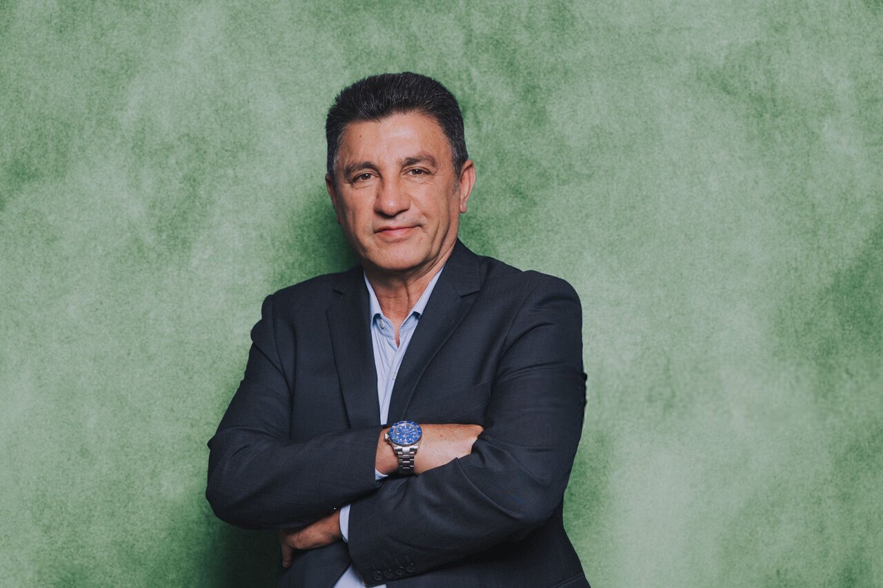 پاداش ۱۴۰ میلیاردی قلعهنویی ناچیز است! پاداش ۱۴۰ میلیاردی قلعهنویی ناچیز است!